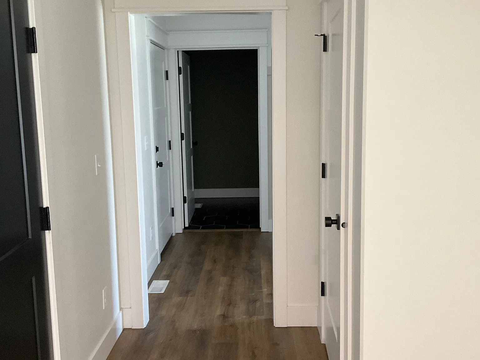 6 bed, 3624 sqft, $2,700 — Photo 3