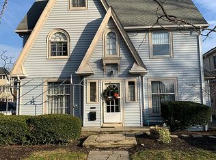 1215 Bunts Rd, Lakewood, OH 44107