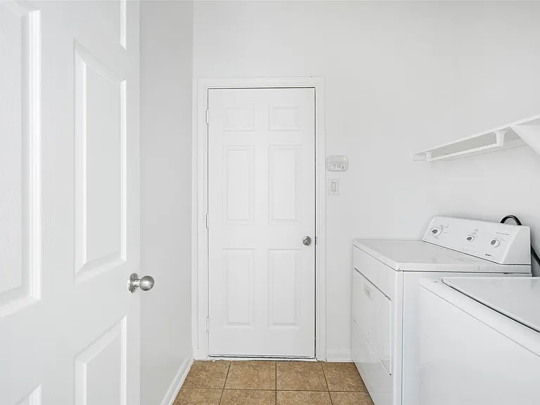 13223 Southpoint Ln — Photo 33