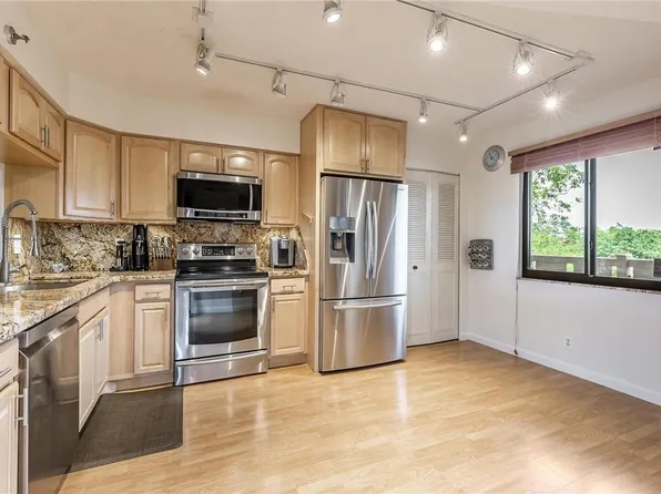 2202 S Cypress Bend Drive #505, Pompano Beach, FL 33069