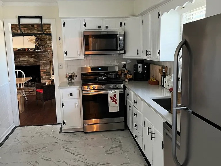 1027 Gainesway Dr — Photo 12