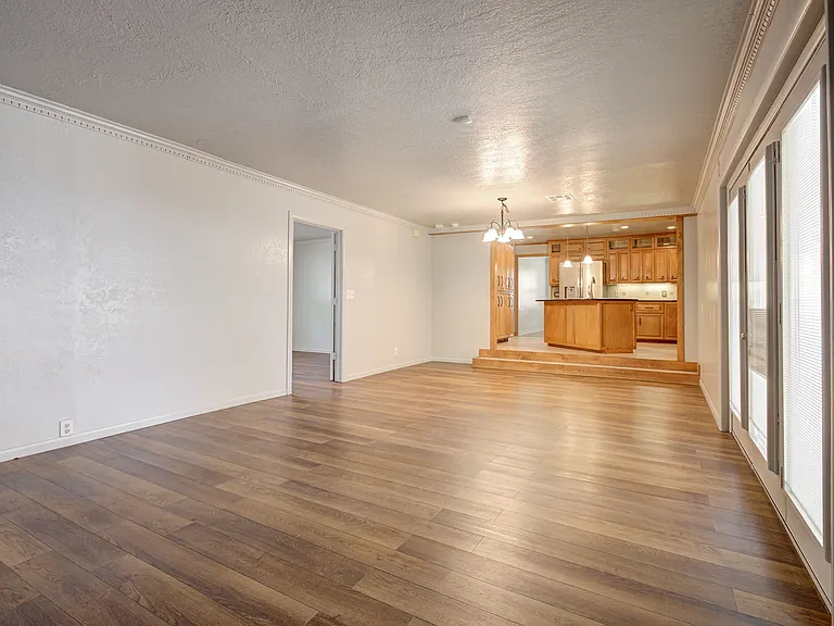 910 Garver St — Photo 19