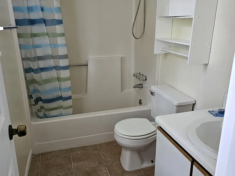 302 Wood Rdg — Photo 9