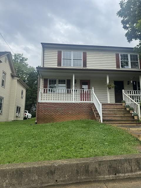 1st image of 132 W Main St