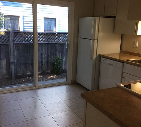 2nd image of 210 Fitch St Unit 1