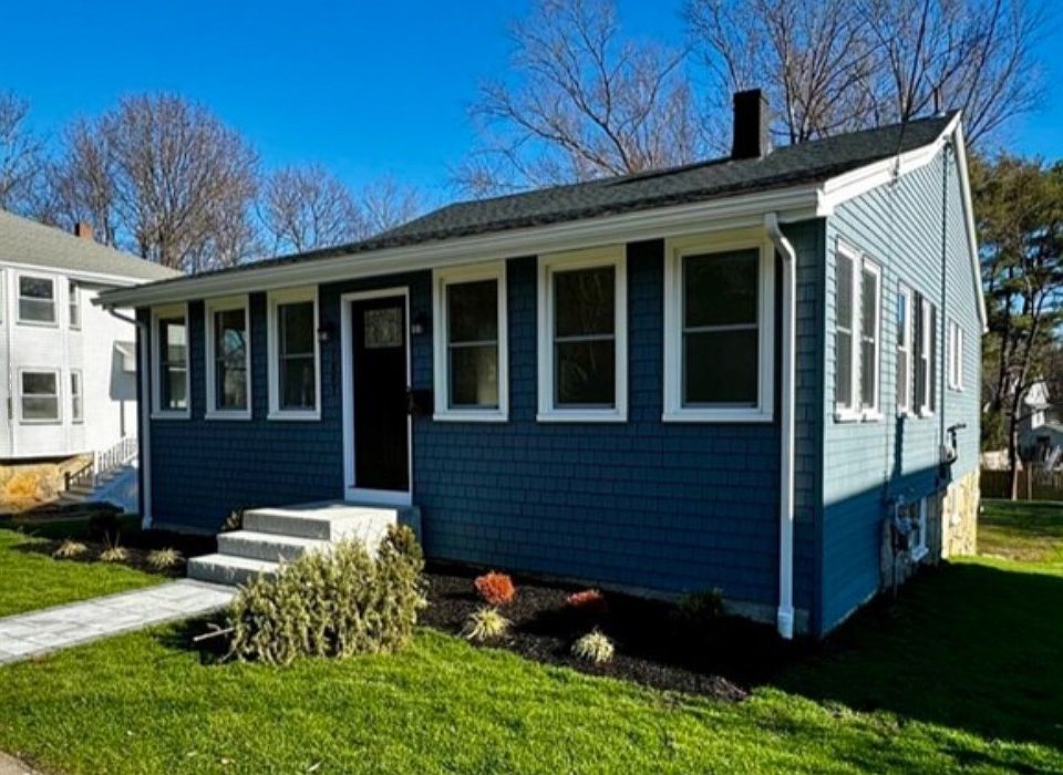 1st image of 1047 Pleasant St