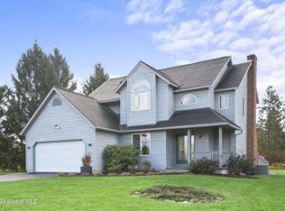 2 Riverdale Rd, Niskayuna, NY 12309