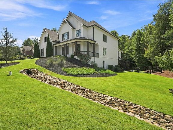 2nd image of 6025 Pebblestone Ln