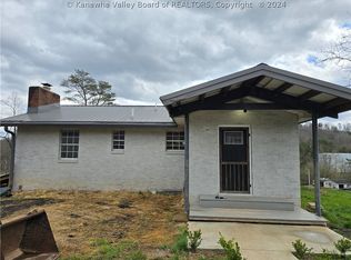 62 Sugar Maple Ln, Sandyville, WV 25275