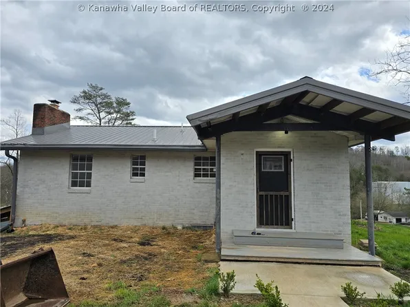 62 Sugar Maple Ln, Sandyville, WV 25275