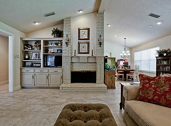 4th image of 9131 Summer Glen Ln