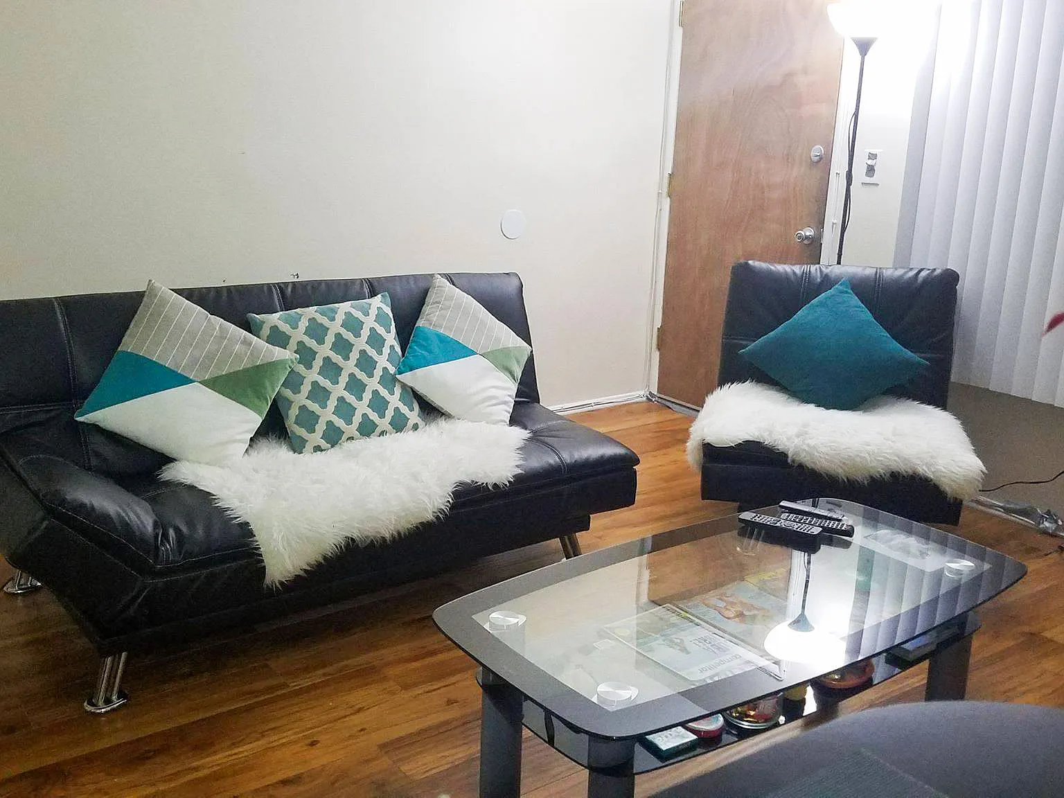 1 bed, 1.0 bath, 755 sqft, $1,213 — Photo 3