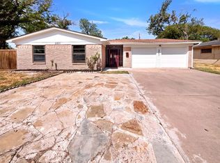 2801 Clearbrook Dr, Irving, TX 75062