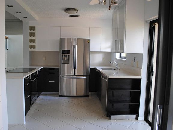 5th image of 3314 Old Oak Ln #901