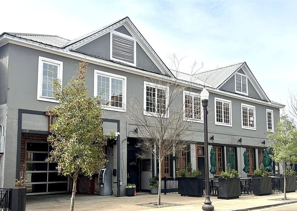 2nd image of 1006 Jackson Ave
