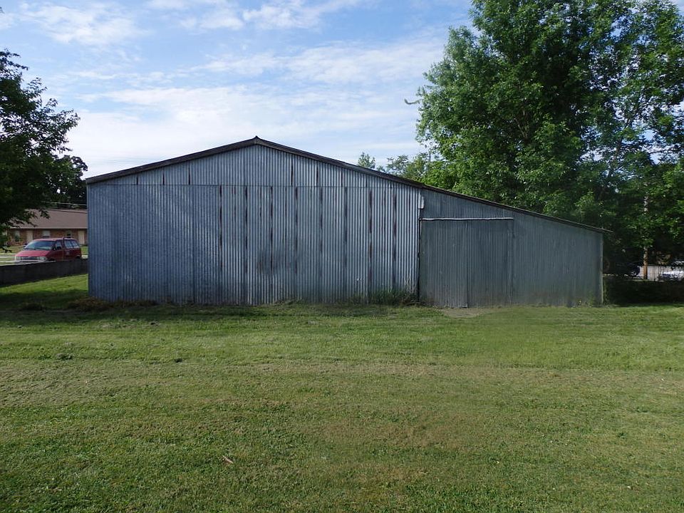 2nd image of 404 W South St