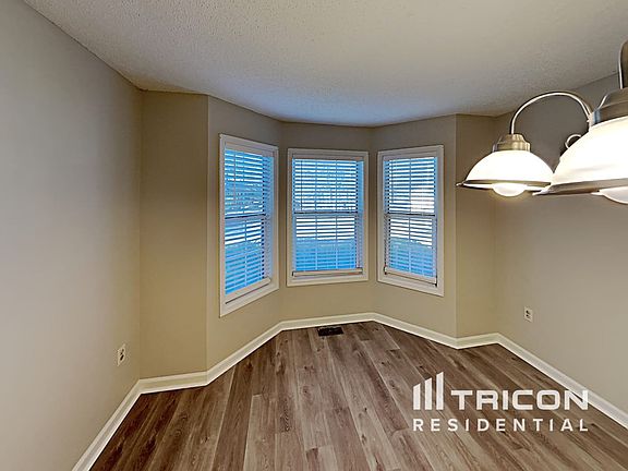 4th image of 2711 Candler Ct SW