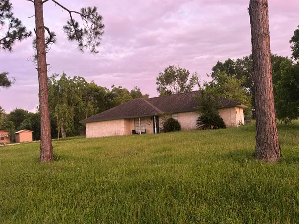 103 Deaton St, Jones Creek, TX 77541