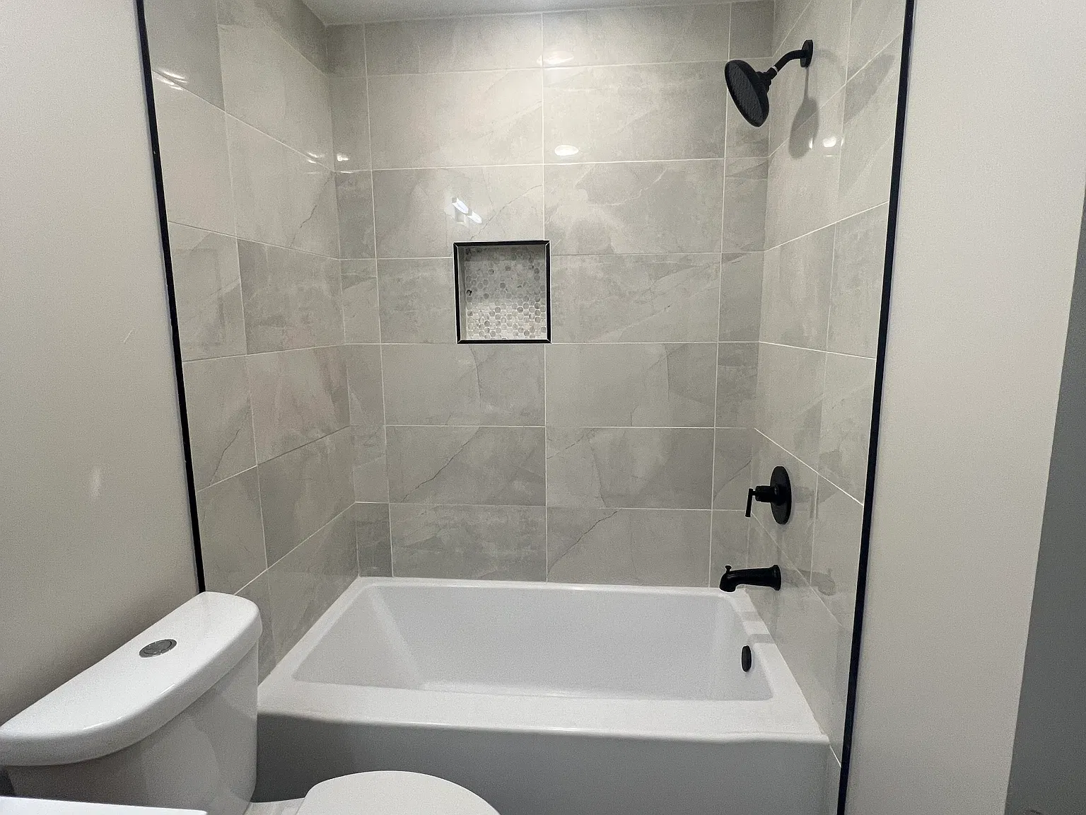1232 W Seltzer St — Photo 2
