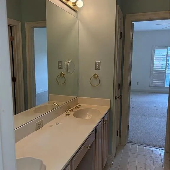 801 Rue Burgundy #319 — Photo 12
