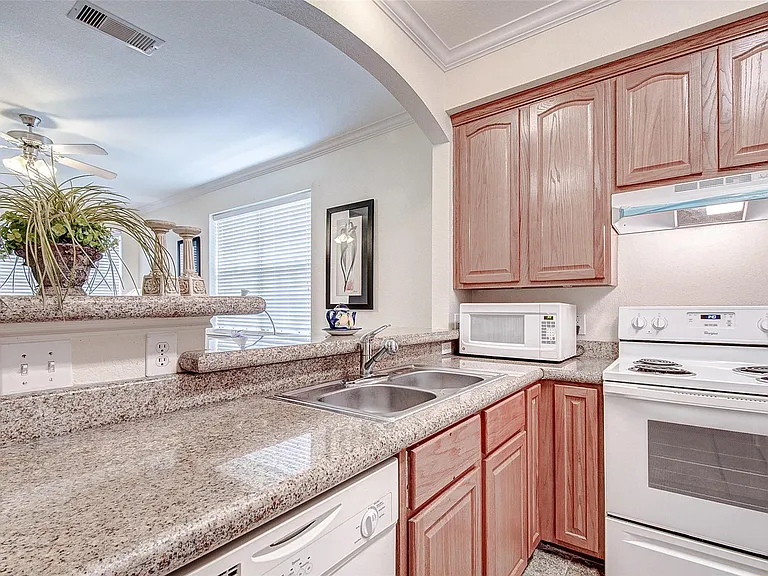 9400 Bellaire Blvd #202 — Photo 14