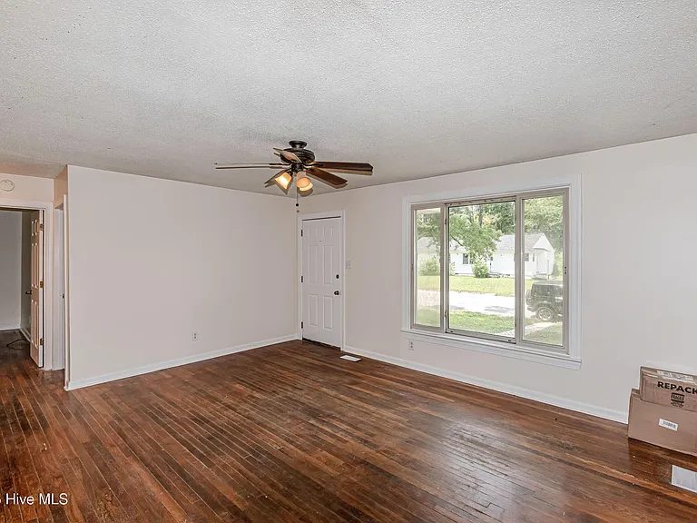 717 New River Dr — Photo 8