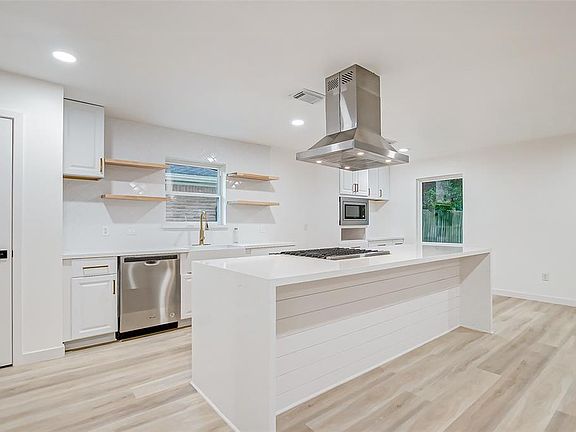3rd image of 7226 Troulon Dr