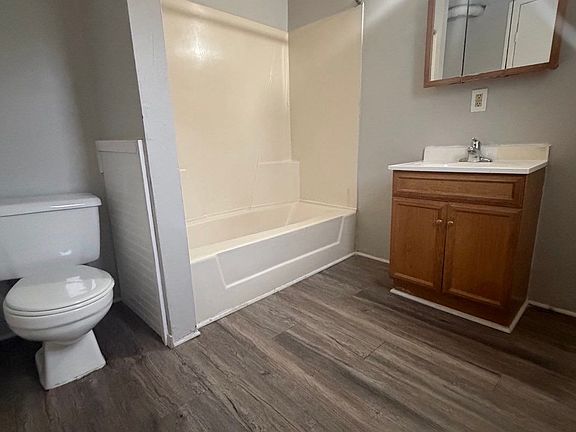 5th image of 951 Marion St #2