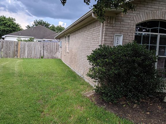 2nd image of 19106 Oakfield Village Ln