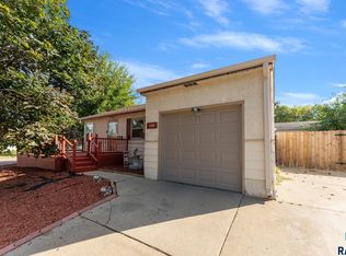 1100 S Cleveland Ave, Sioux Falls, SD 57103