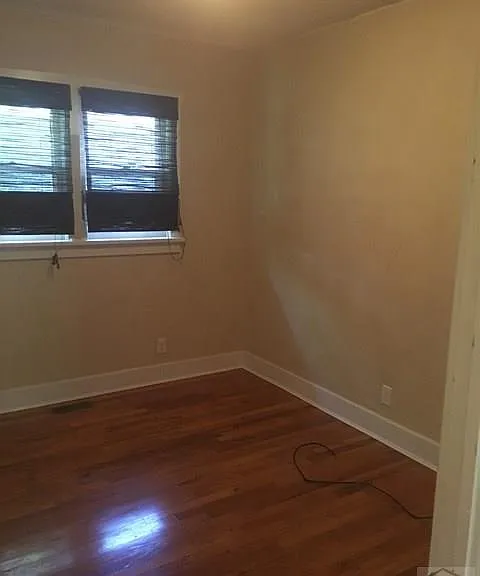 521 Brown Ave — Photo 9
