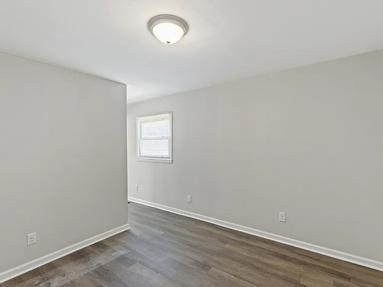 604 Hi Crest Dr — Photo 11