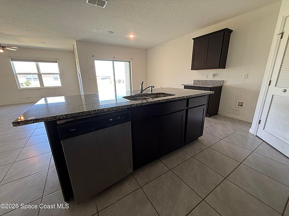 5th image of 1345 Valley View Ave