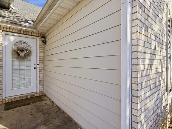 4th image of 4278 Holliday Rd S