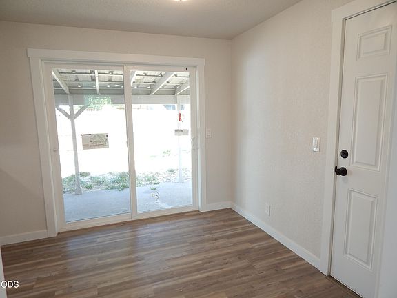 4th image of 8222 Division Rd