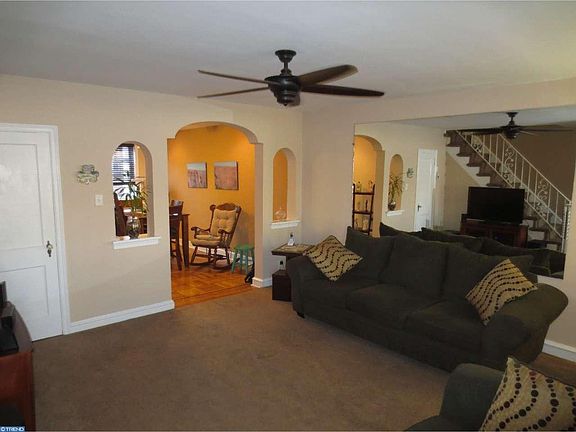 3rd image of 4022 Oakmont St