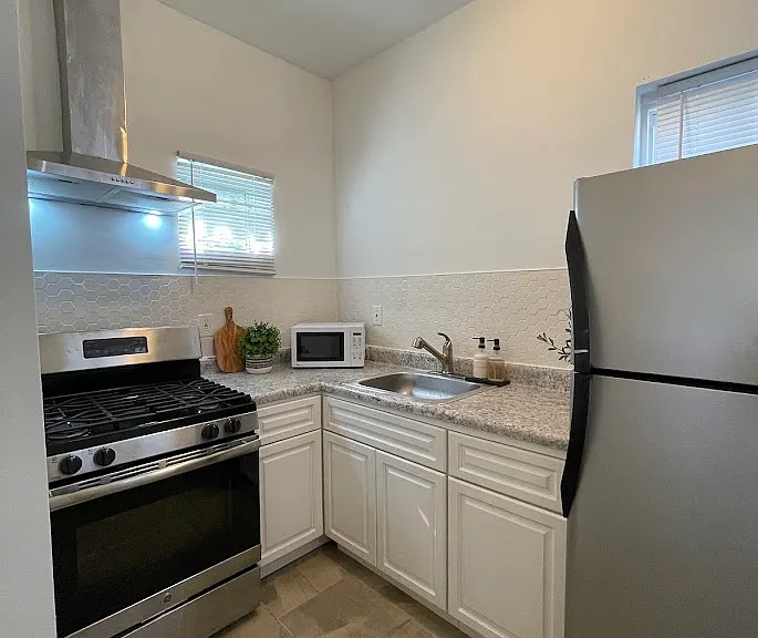 809 Spring Garden St — Photo 5