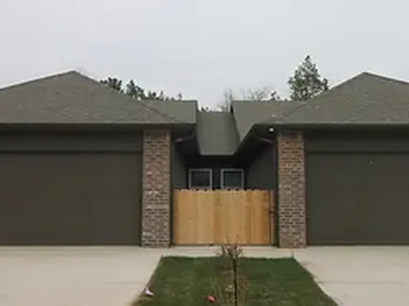5667 N Meridian Ct, Wichita, KS 67204
