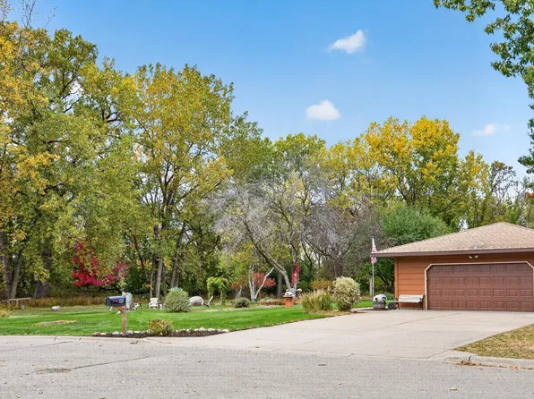 1712 89th Ave N, Brooklyn Park, MN 55444