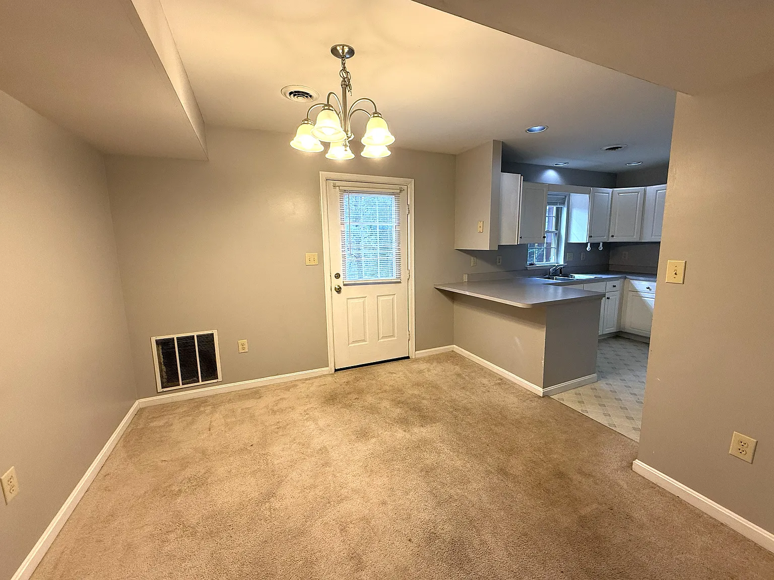 2 bed, 2.5 bath, 1232 sqft, $1,650 — Photo 3