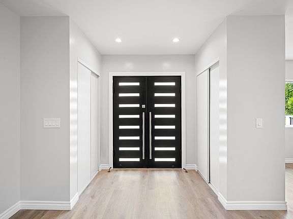2nd image of 8025 Bellingham Ave