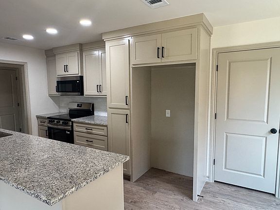 4th image of 4416 53rd St