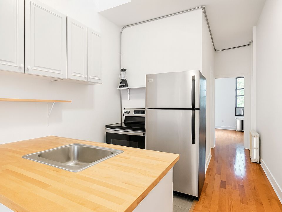 1st image of 369 Menahan St APT 2R