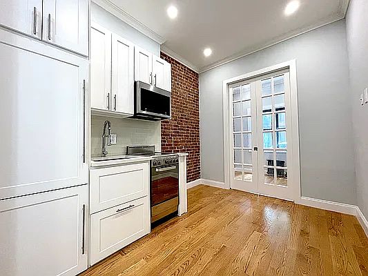2nd image of 345 E 92nd St APT 1D