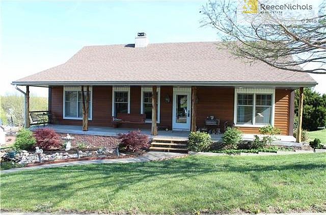 1st image of 917 SW Clover Dr