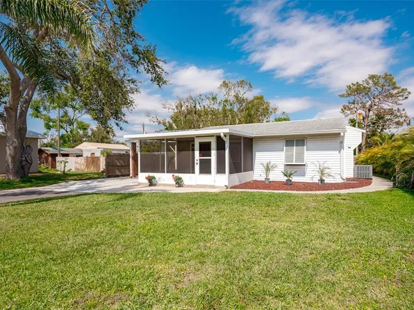 2209 Woodmere Rd, Venice, FL 34293