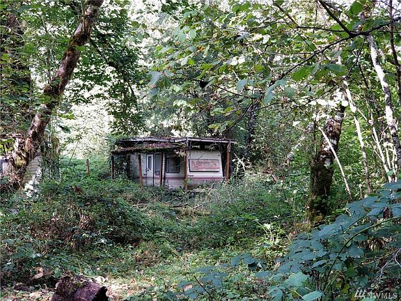 5th image of 126 Hillbilly Dr