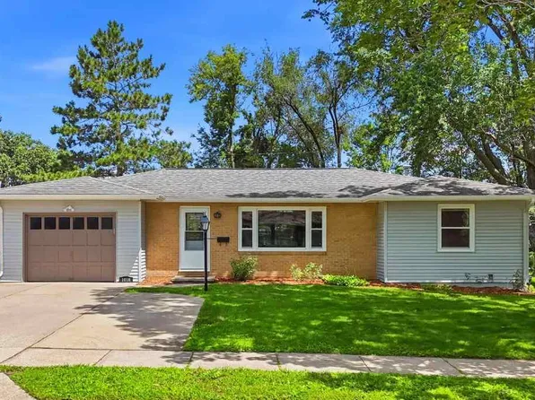 1016 Tower Ct, Iowa City, IA 52246