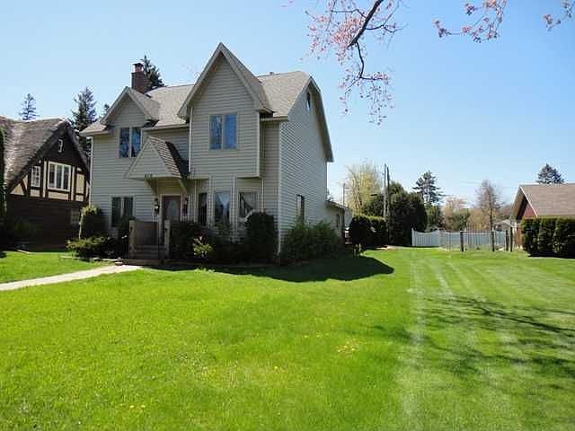 2nd image of 606 E 8th St