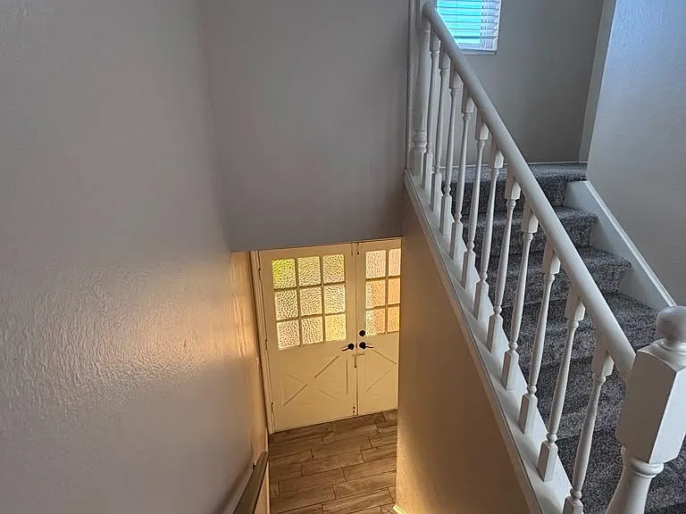 2447 Grove Ave — Photo 3